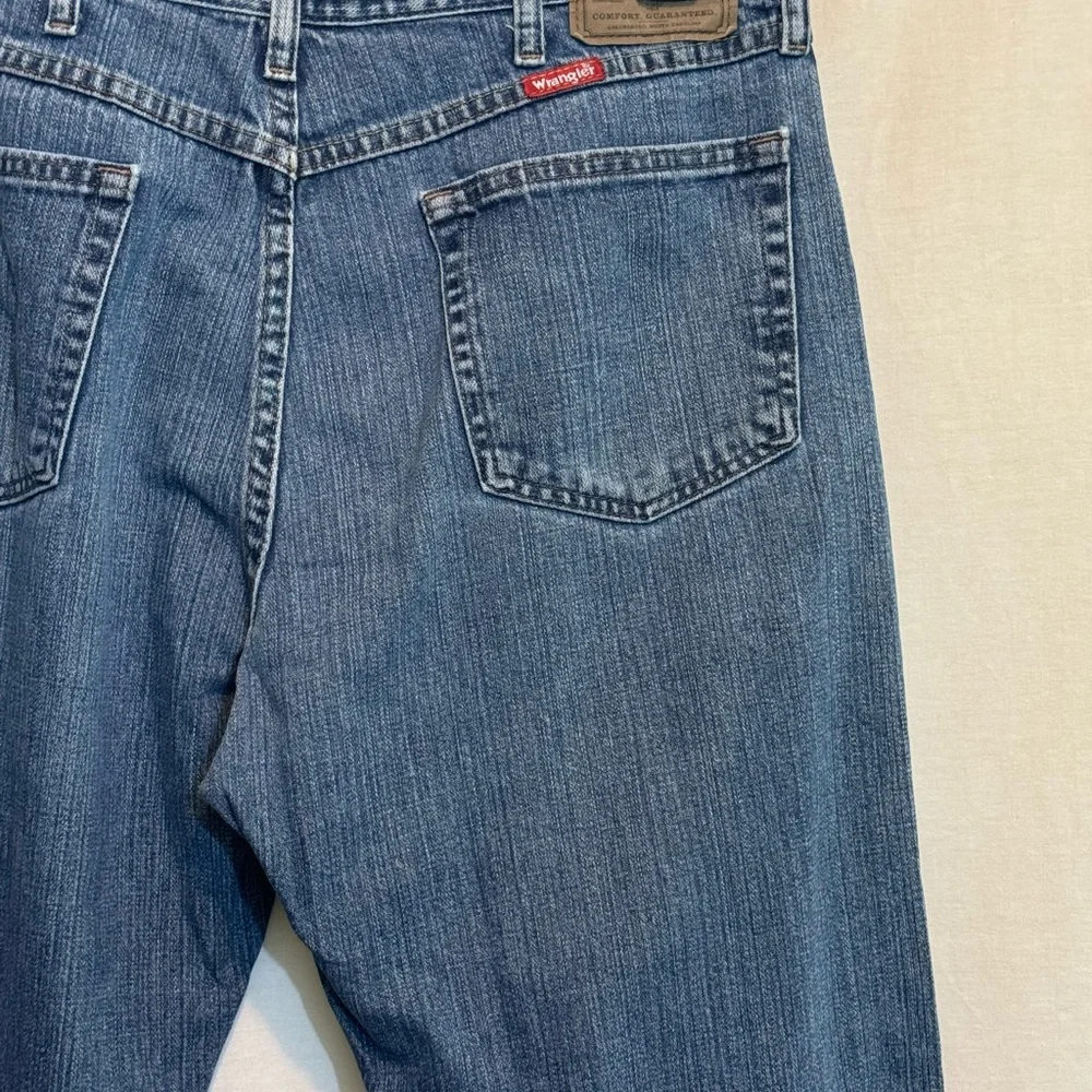 B-136 Men’s Wrangler‎ Relaxed Fit Denim Blue Jeans Size 36x30